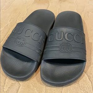 AUTHENTIC GUCCI slides size 6